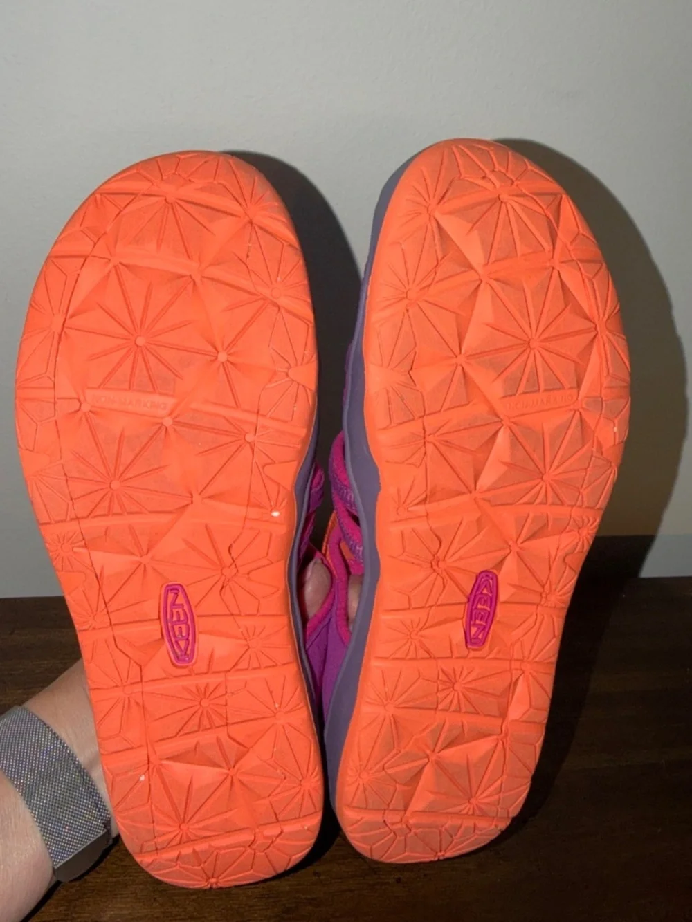 Keen Moxie Pink Orange Sneaker Sandal Youth Big Kids Size 5 Hiking